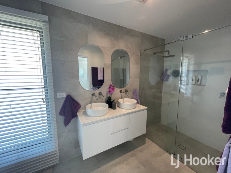 Fifteen Hampton Court, Inverell NSW 2360