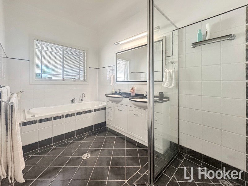 26 Clancys Drive, Inverell NSW 2360