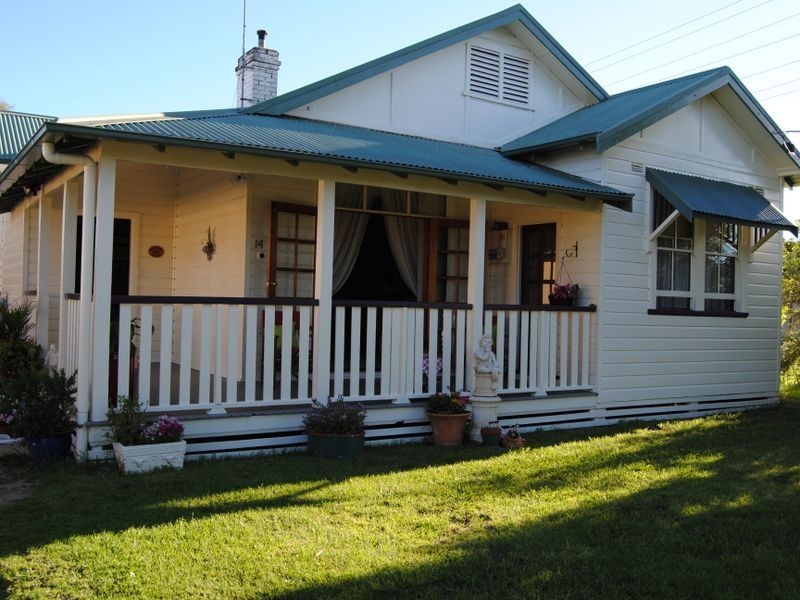14 Chisholm Street, Inverell NSW 2360