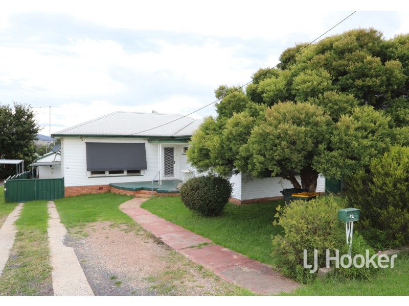12 Froude Street, Inverell NSW 2360