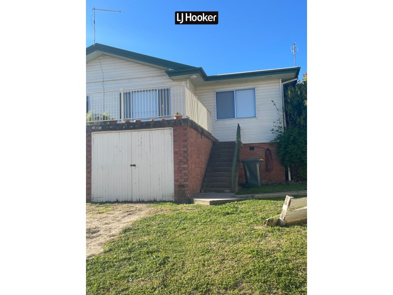 2/13 Rosslyn Street, Inverell NSW 2360