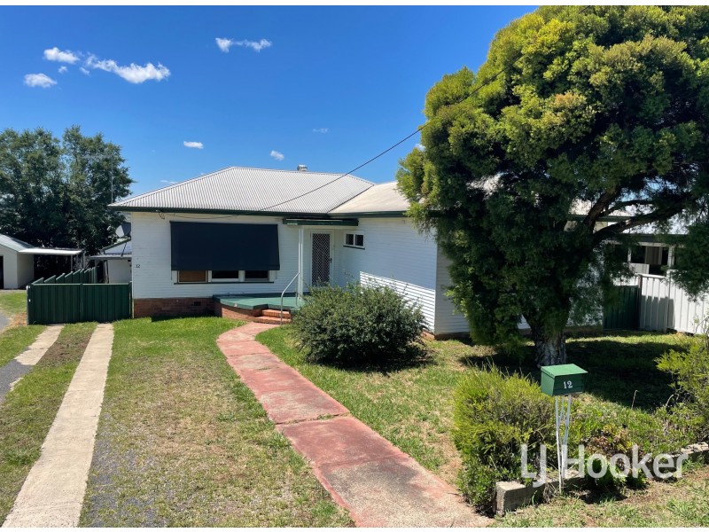 12 Froude Street, Inverell NSW 2360