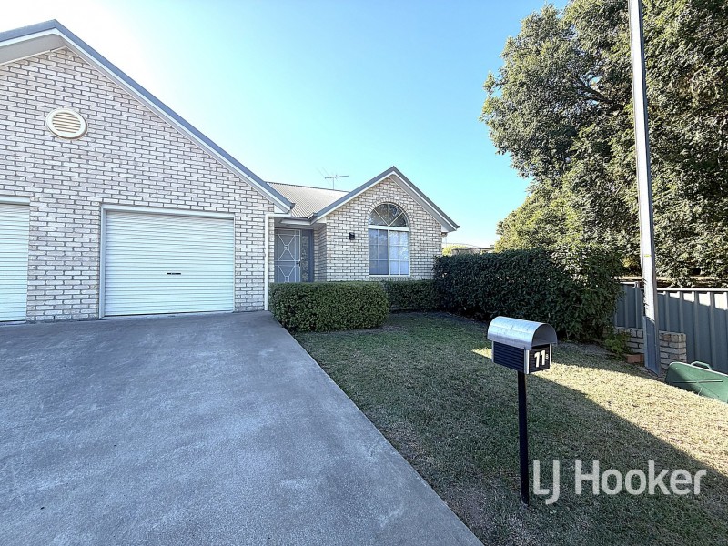 11B Cloonan Terrace, Inverell NSW 2360