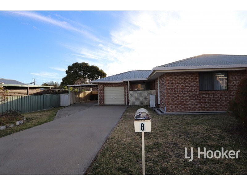 8 Deodara Drive, Inverell NSW 2360