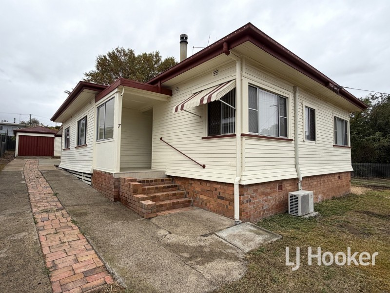 7 Froude Street, Inverell NSW 2360