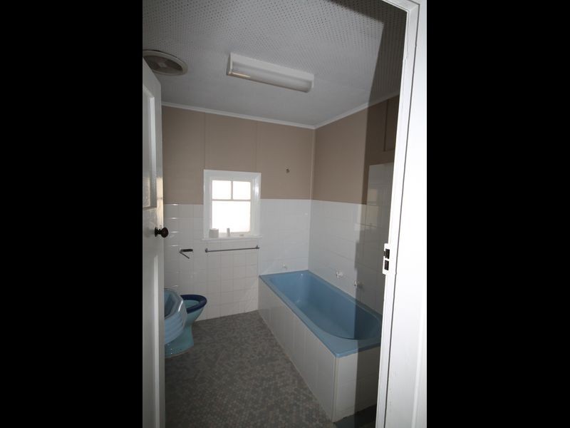 6 Anderson Street, Inverell NSW 2360