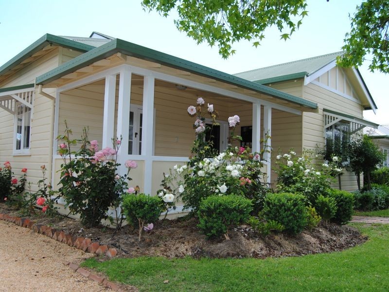 15 Chisholm Street, Inverell NSW 2360