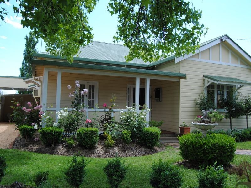 15 Chisholm Street, Inverell NSW 2360