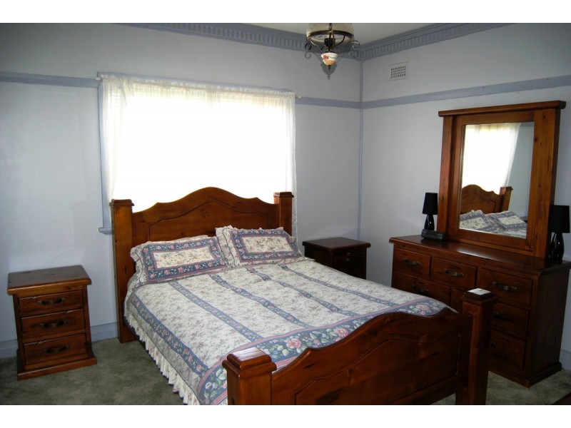 70 Oswald Street, Inverell NSW 2360