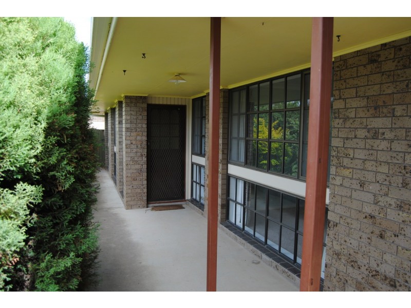 13 Lauder Street, Inverell NSW 2360