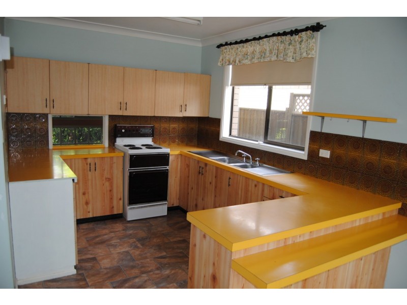 13 Lauder Street, Inverell NSW 2360