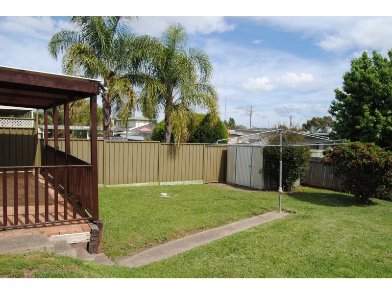 13 Lauder Street, Inverell NSW 2360