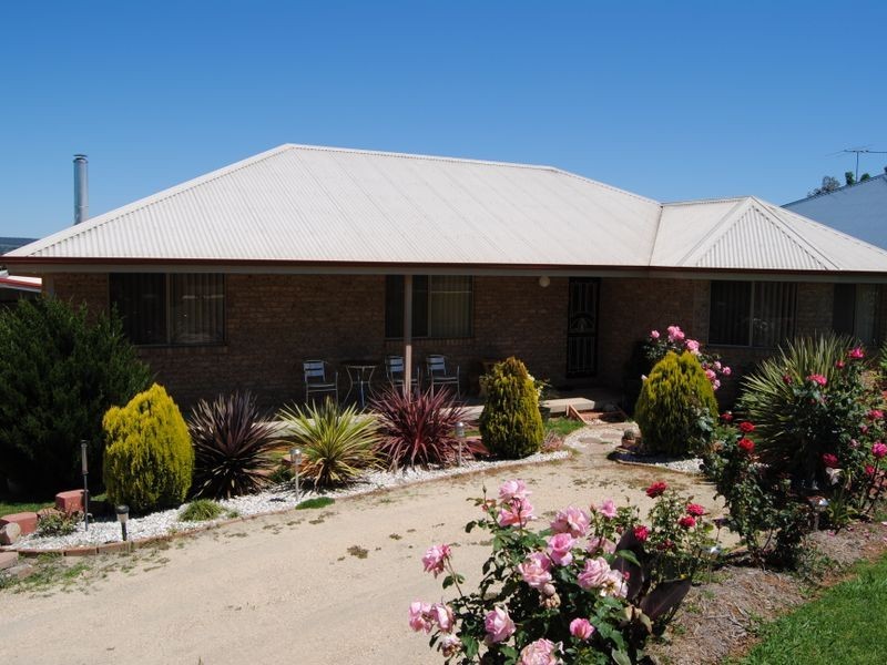 4 Lake Inverell Drive, Inverell NSW 2360