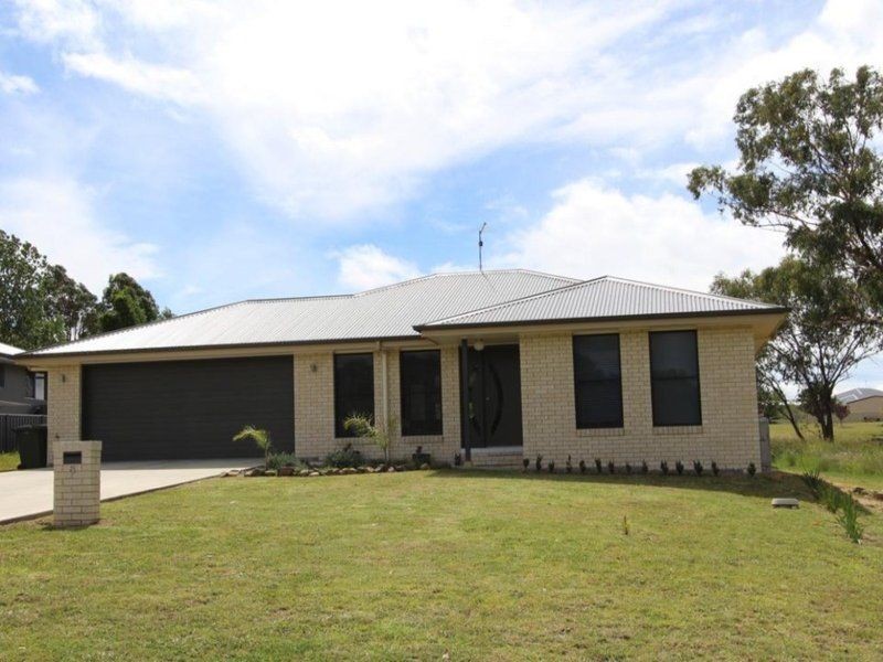 8 Vincent Place, Inverell NSW 2360