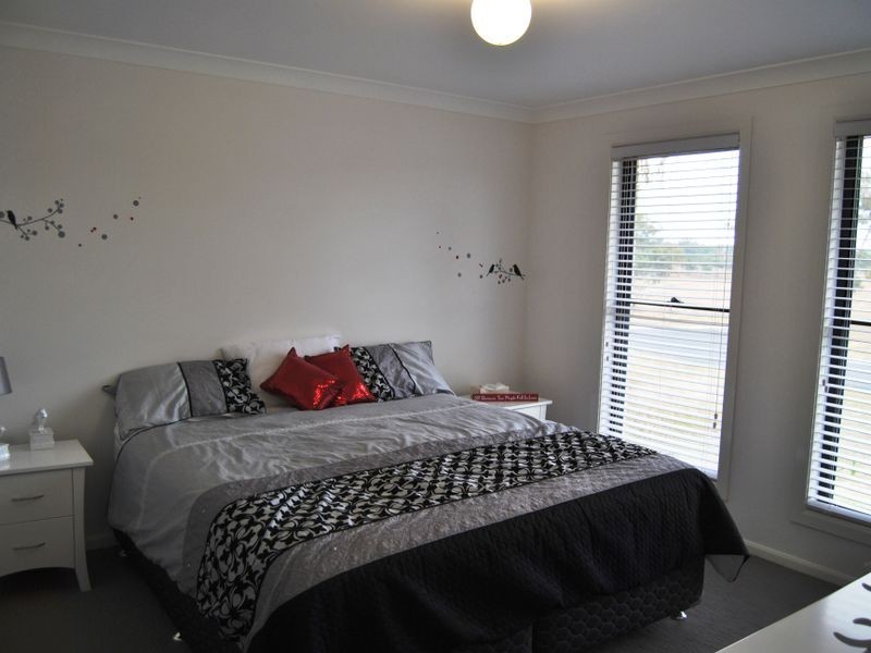 8 Vincent Place, Inverell NSW 2360