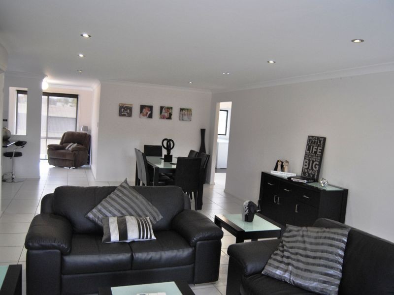 8 Vincent Place, Inverell NSW 2360