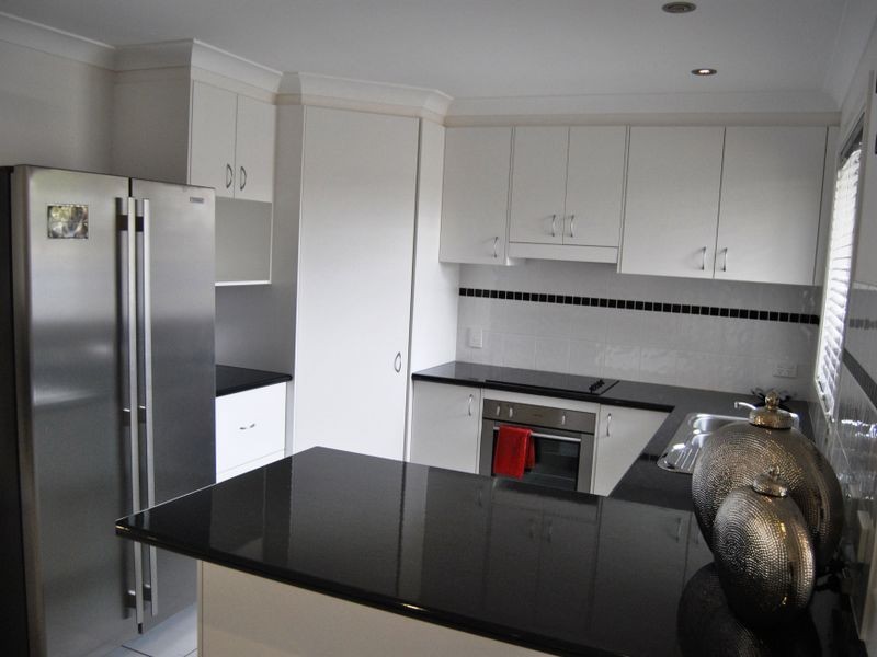 8 Vincent Place, Inverell NSW 2360