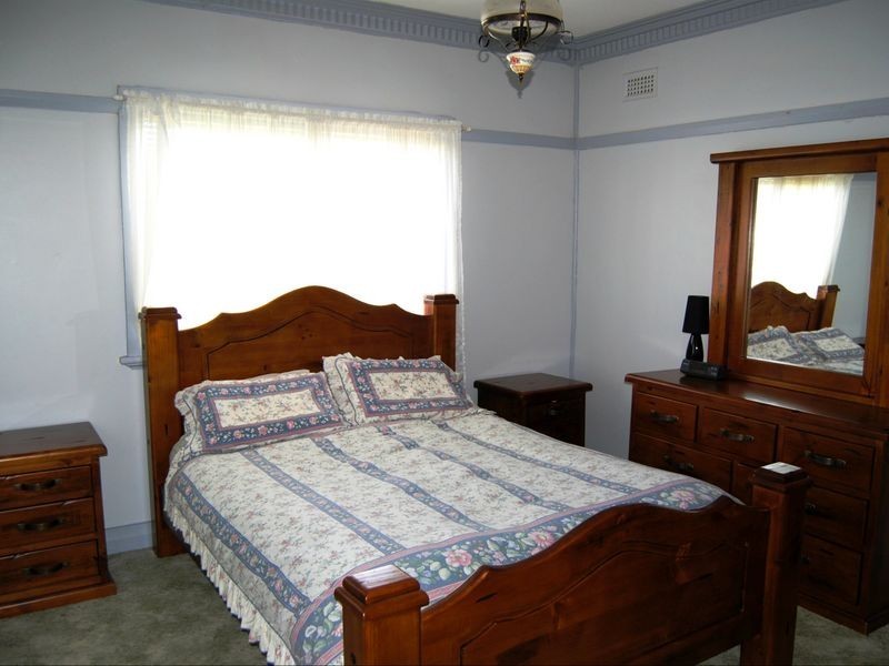 70 Oswald Street, Inverell NSW 2360