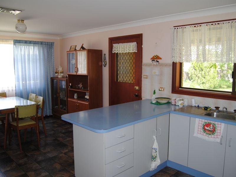 8 Zircon Street, Inverell NSW 2360