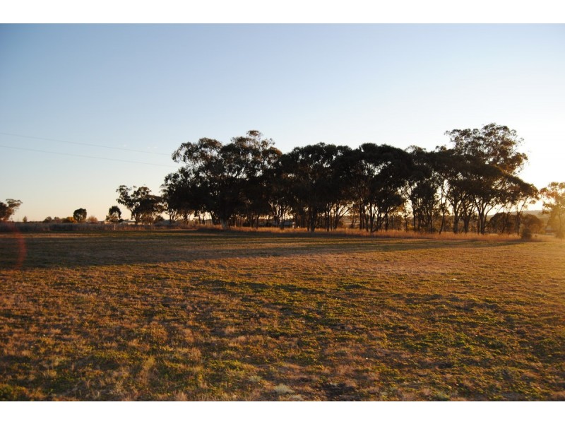 9 Masons Lane, Inverell NSW 2360
