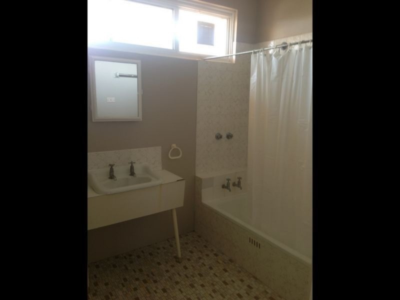1/3 Corner of Evans & Campbell Str, Inverell NSW 2360