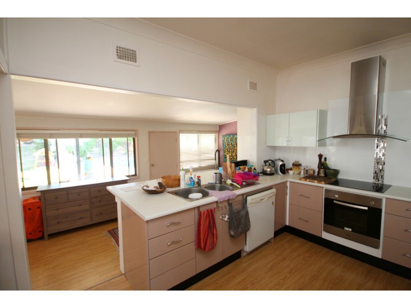 9 East Street, Inverell NSW 2360