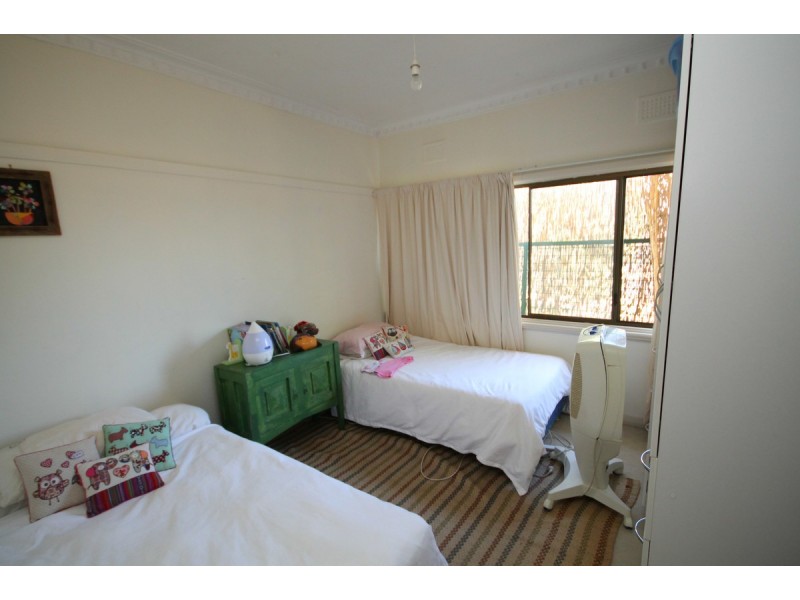 9 East Street, Inverell NSW 2360