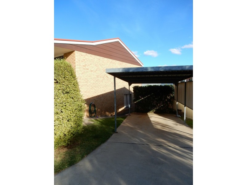 2a Urabatta Street, Inverell NSW 2360