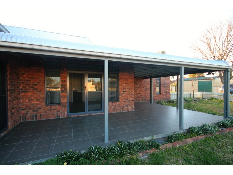 17B Andrew Street, Inverell NSW 2360