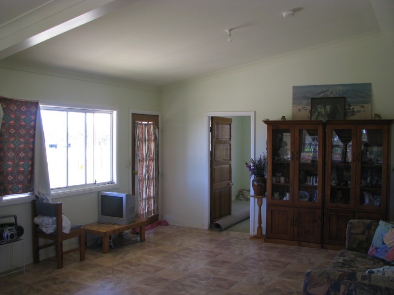 16 Ditzells Drive, Inverell NSW 2360