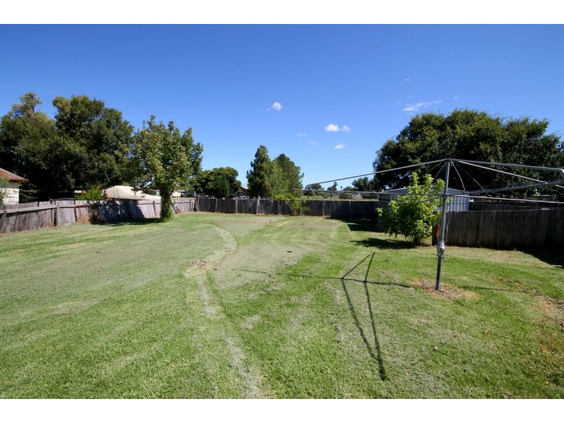 110 Macintyre Street, Inverell NSW 2360