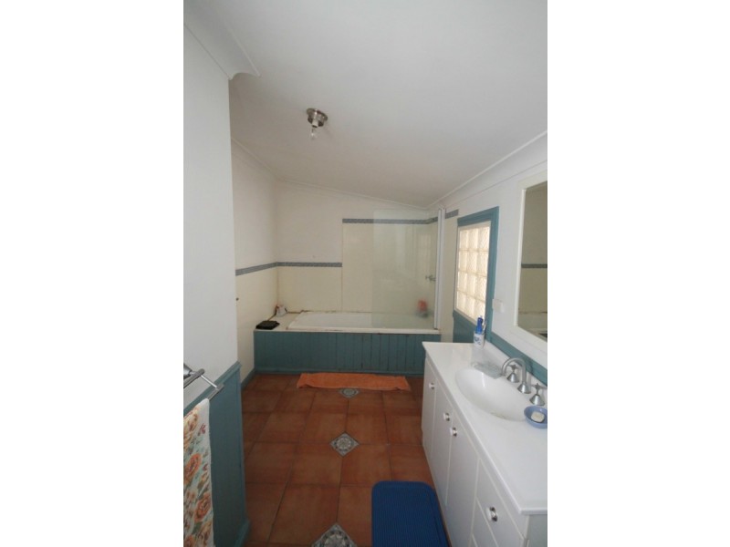 17A Andrew Street, Inverell NSW 2360