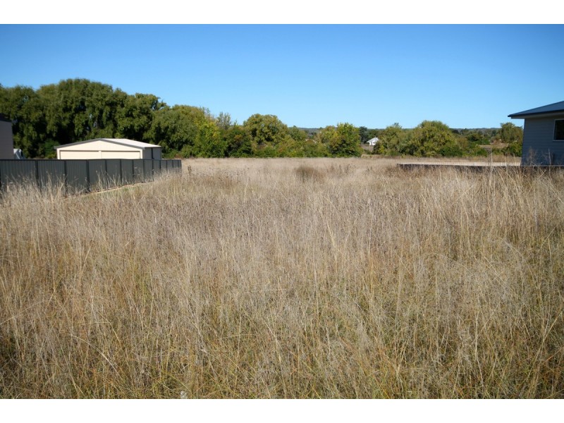 27 Brownleigh Vale Drive, Inverell NSW 2360