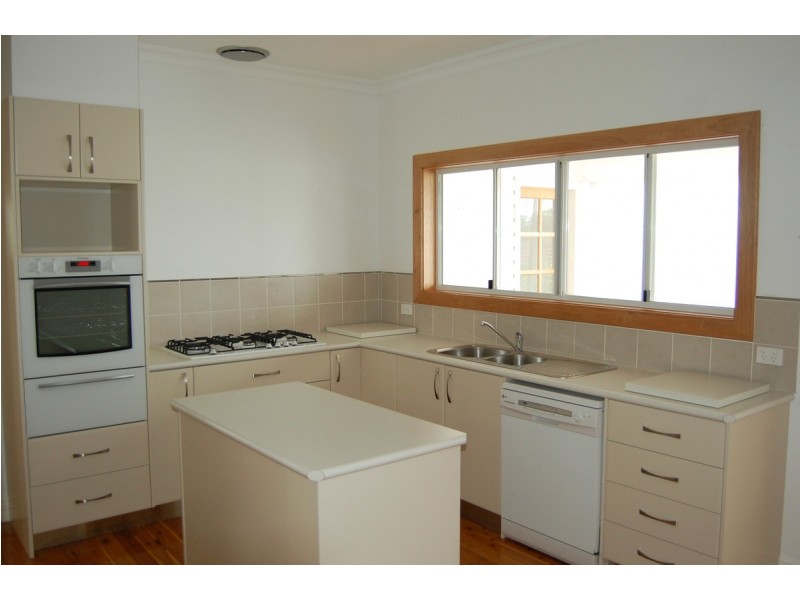 11 Carlyle Street, Inverell NSW 2360