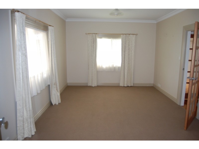 11 Carlyle Street, Inverell NSW 2360