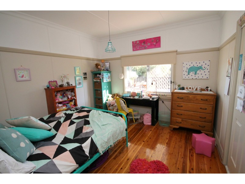 11 Carlyle Street, Inverell NSW 2360