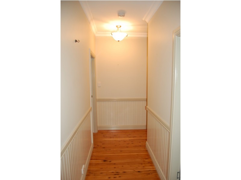 11 Carlyle Street, Inverell NSW 2360