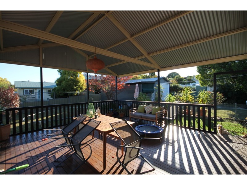 11 Carlyle Street, Inverell NSW 2360