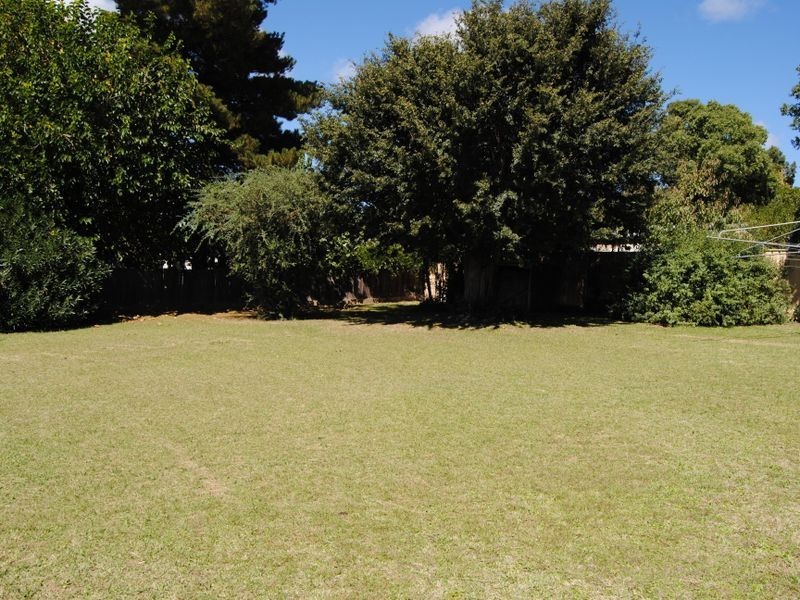 42 Lang Street, Inverell NSW 2360
