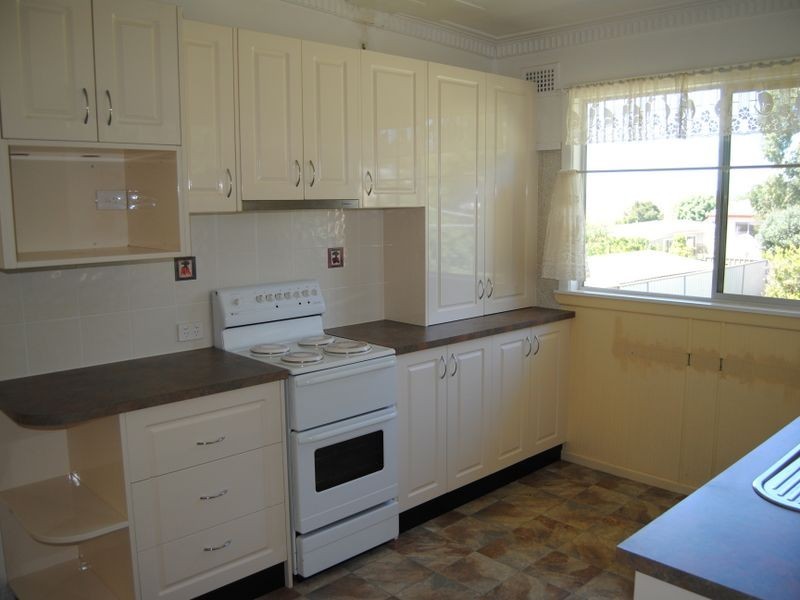 42 Lang Street, Inverell NSW 2360