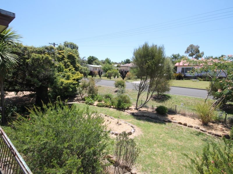32 Lang Street, Inverell NSW 2360