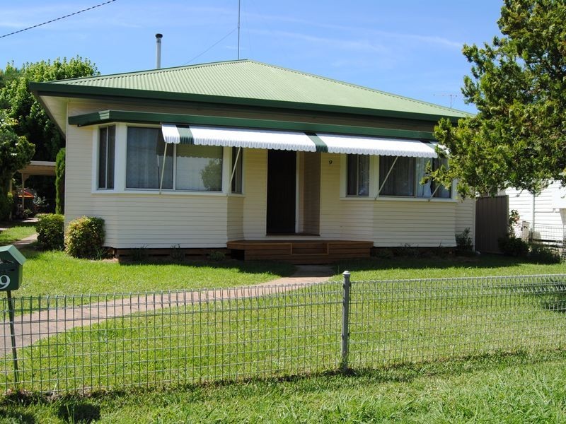 9 Bennett Street, Inverell NSW 2360