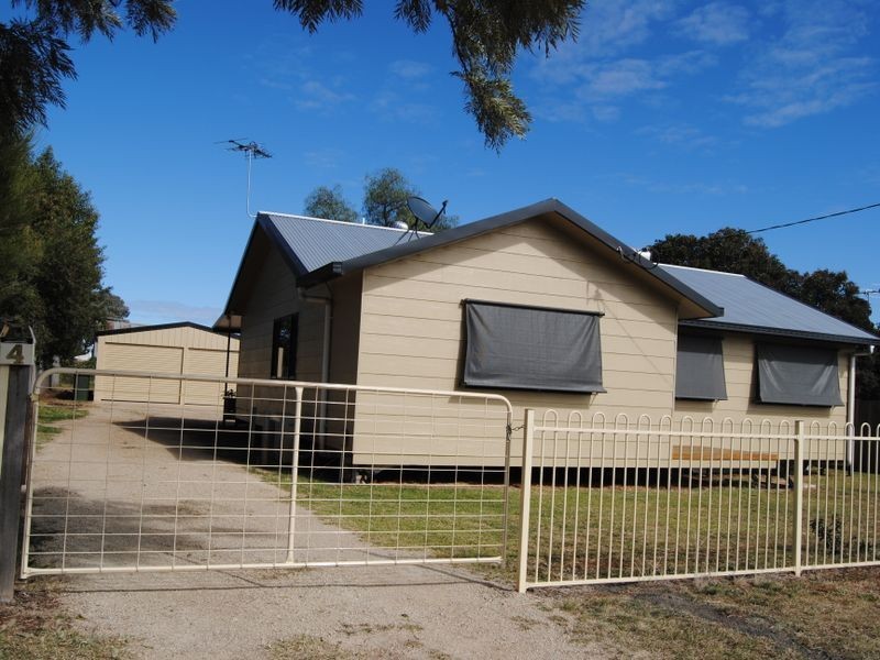4 Burnett Street, Delungra NSW 2403