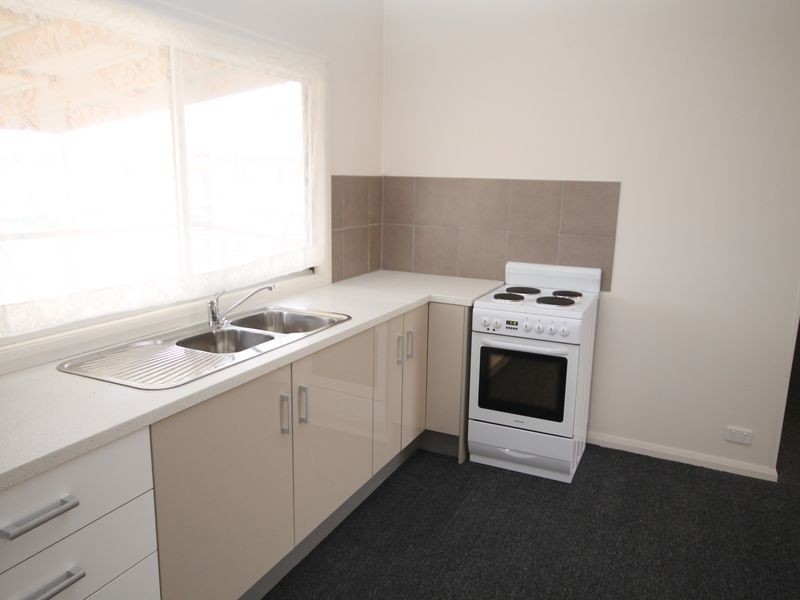 1B Oak Place, Inverell NSW 2360