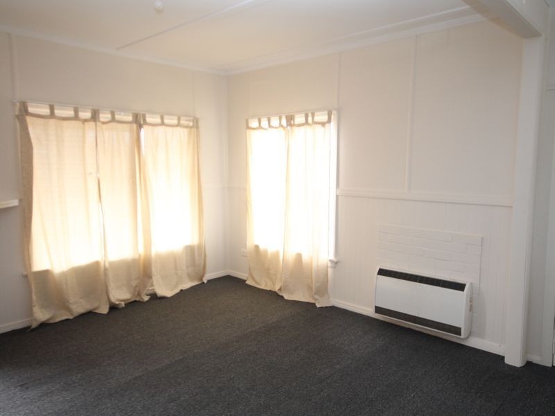 1B Oak Place, Inverell NSW 2360