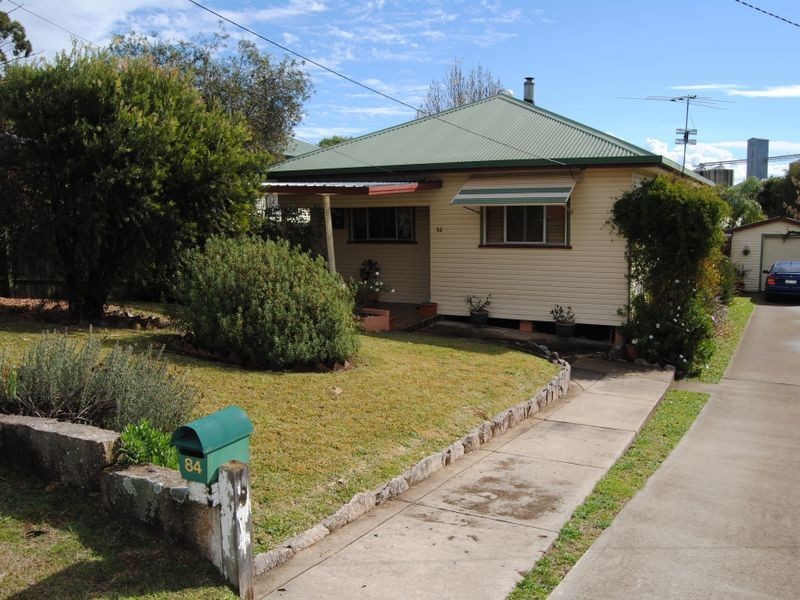 84 George Street, Inverell NSW 2360