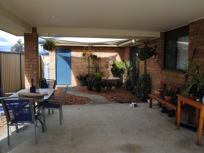 27 Medora Street, Inverell NSW 2360