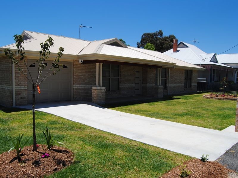 18 Greaves Street, Inverell NSW 2360