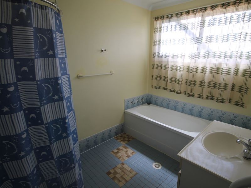 96 Moore Street, Inverell NSW 2360