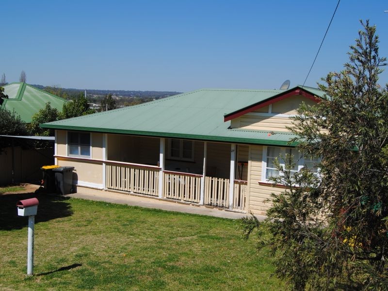 27 King Street, Inverell NSW 2360